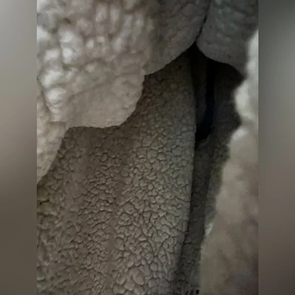 THE COMFY Original Oversized Microfiber Sherpa Wearable Blanket One Size fit all - Picture 3 of 6